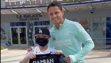 Chicharito: Javier Hernández convive con niño con leucemia