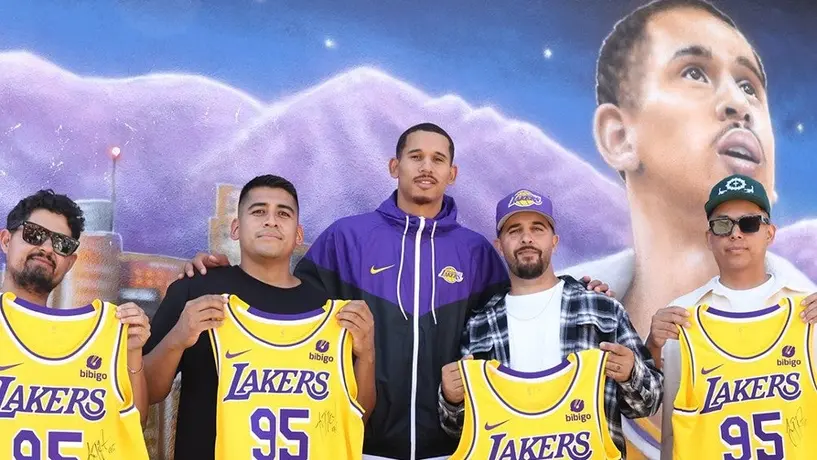 Juan Toscano: Le pintaron un mural en Los Angeles