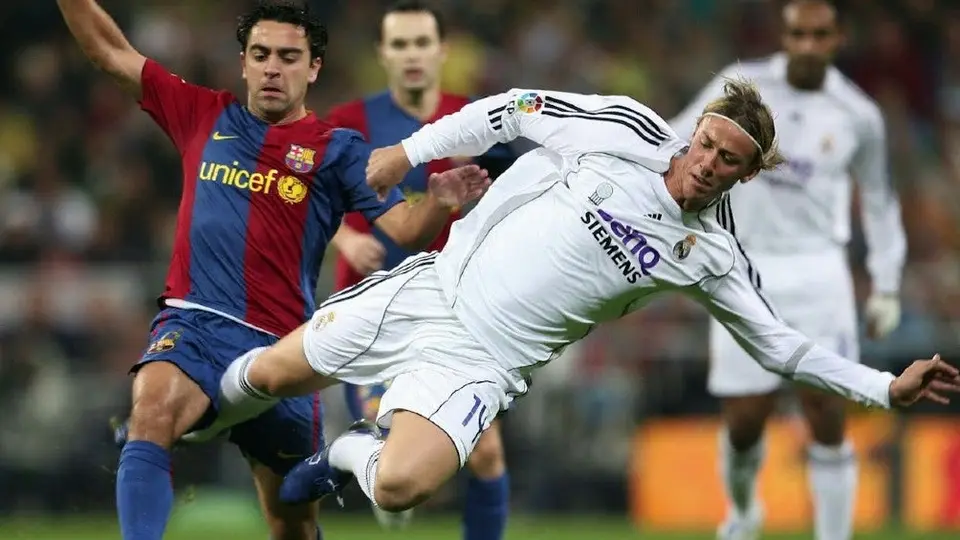 Guti: 'Xavi cree que este Barça puede jugar como el de Pep y no es así'