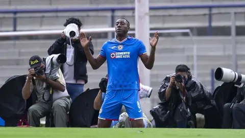 Gonzalo Carneiro sobre Cruz Azul: "Nosotros tenemos el foco de ganarle a Chivas"