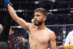 UFC Long Island: Pantera Rodríguez derrotó a Brian Ortega por nocaut técnico