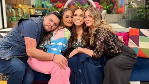 Tania Rincón fue 'despedida' en el programa mañanero 'Hoy'