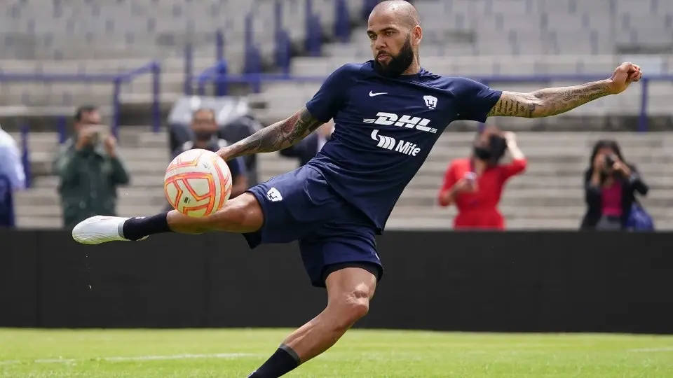 Dani Alves abraza a Goyo y envía mensaje al club: "¡Que esa amistad sea de grandes victorias!"