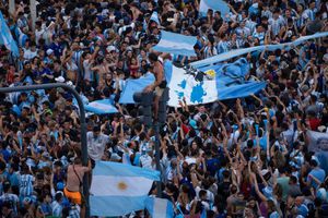 Qatar 2022: Hubo encontronazos entre policías e hinchas en Buenos Aires por triunfo de Argentina