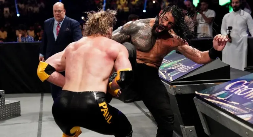 WWE: Roman Reigns alarga su reinado tras vencer a Logan Paul en Crown Jewel