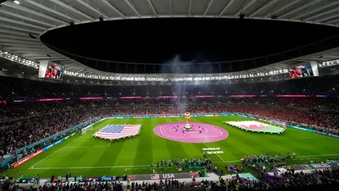 Qatar 2022: Detienen a reconocido reportero por usar playera con colores LGBT