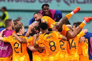 Países Bajos celebró su pase a Cuartos de Final con música de Shakira y máscaras