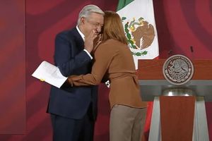 AMLO: Rechazó abrazo de Tatiana Clouthier tras su renuncia a la Secretaría de Economía