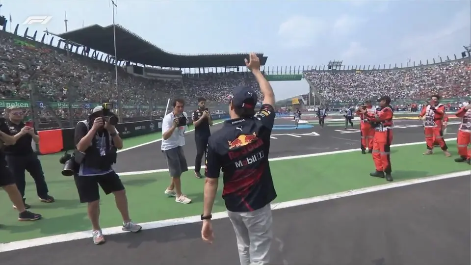 Checo Pérez: "Son la mejor afición del mundo"