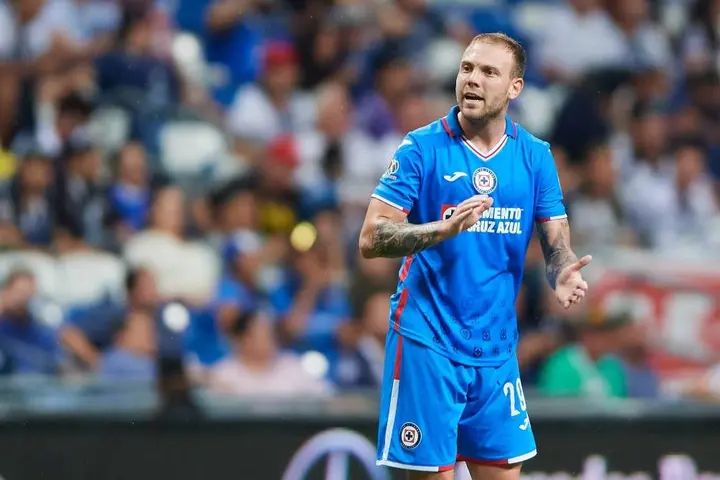 Carlos Rotondi cumple ya cuatro años vistiendo la camiseta de Cruz Azul l AP