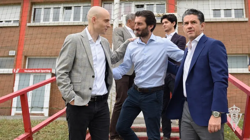 Alejandro Irarragorri presumió millonario reloj en foto oficial del Sporting de Gijón