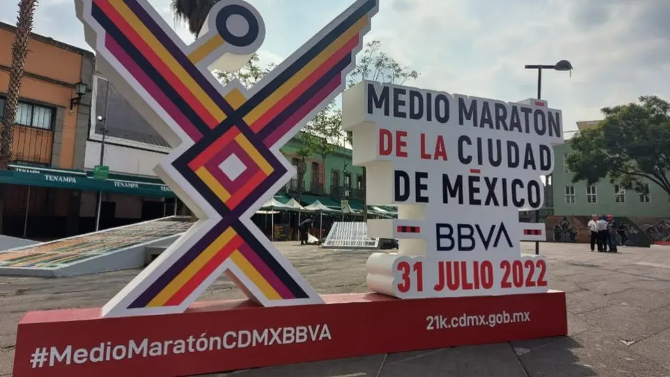 Medio Maratón CDMX: Se presentó la playera y medalla de la competencia