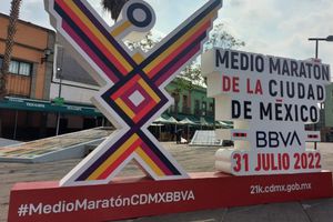 Medio Maratón CDMX: Se presentó la playera y medalla de la competencia