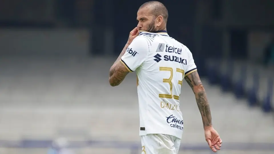 Miguel Herrera sobre los silbidos en CU: 'Abuchear a Dani Alves es abuchear a todo Pumas'