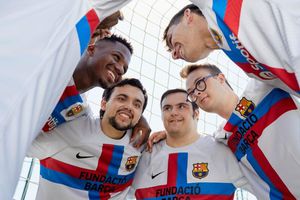 Barcelona: Barça presentó tercer uniforme para esta temporada
