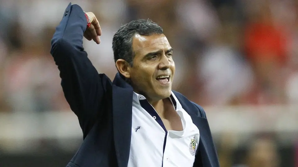 Chivas: Ricardo Cadena busca dejar atrás goleada ante Tigres y para enfocarse en el Clásico