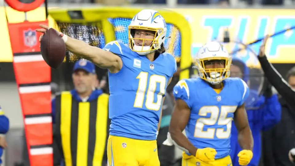 NFL: Chargers vencen a Dolphins en Sunday Night Football y se ponen en puestos de postemporada