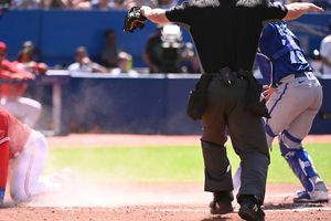 Alejandro Kirk: Par de imparables y una producida en triunfo de Blue Jays