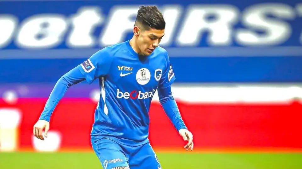Gerardo Arteaga se llevó el duelo de mexicanos ante Efraín Juárez en Bélgica