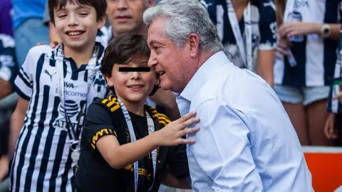 Rayados: Nieto de Vucetich con la playera de Tigres bien puesta en Clásico Regio