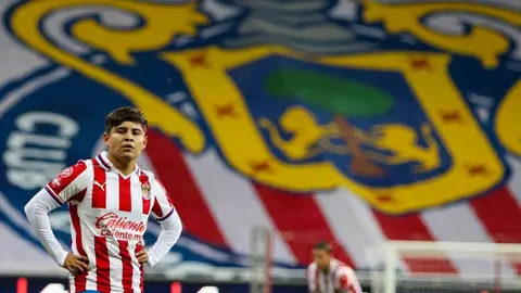 Chivas: Chofis López retrasa anuncio de Ormeño por rechazo a Pachuca