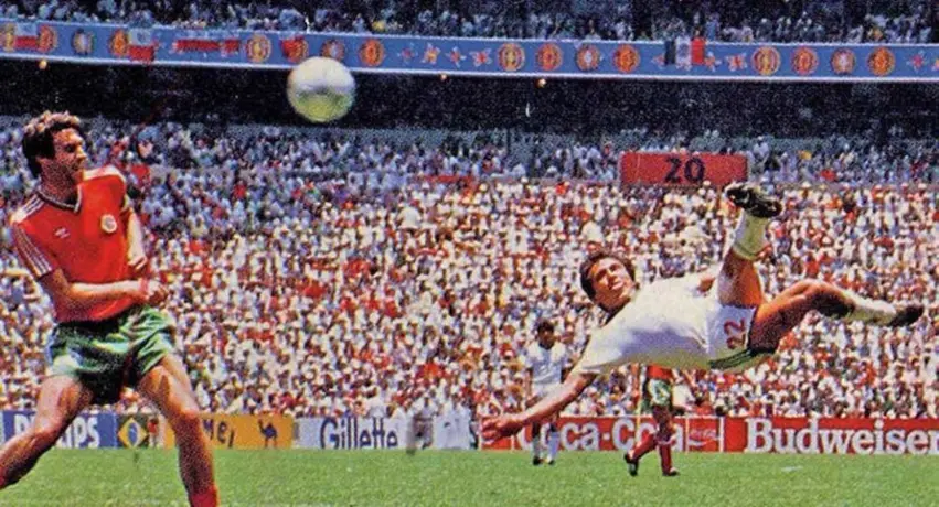 Manuel Negrete: Fue homenajeado con un mural en una tienda deportiva
