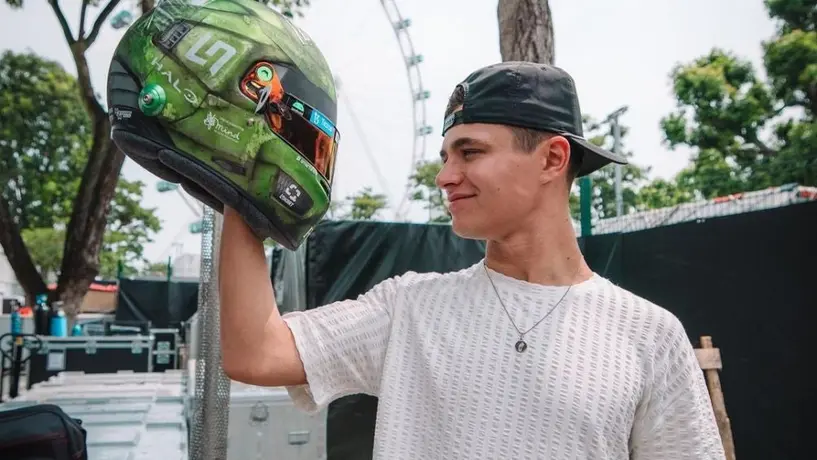F1: Lando Norris presentó un casco muy original en honor a Halo