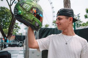 F1: Lando Norris presentó un casco muy original en honor a Halo