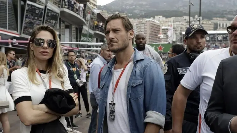 Francesco Totti ya presume a su nueva pareja dos meses después de su divorcio