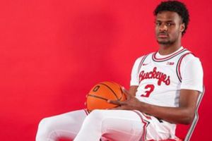Bronny James, hijo mayor de LeBron, fue fichado por Nike en acuerdo comercial