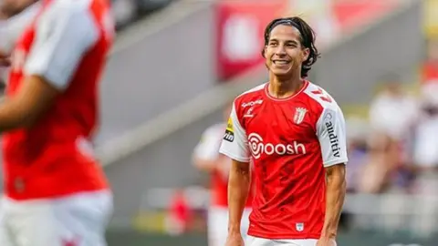 Diego Lainez estuvo ausente con el Braga debido a problemas estomacales