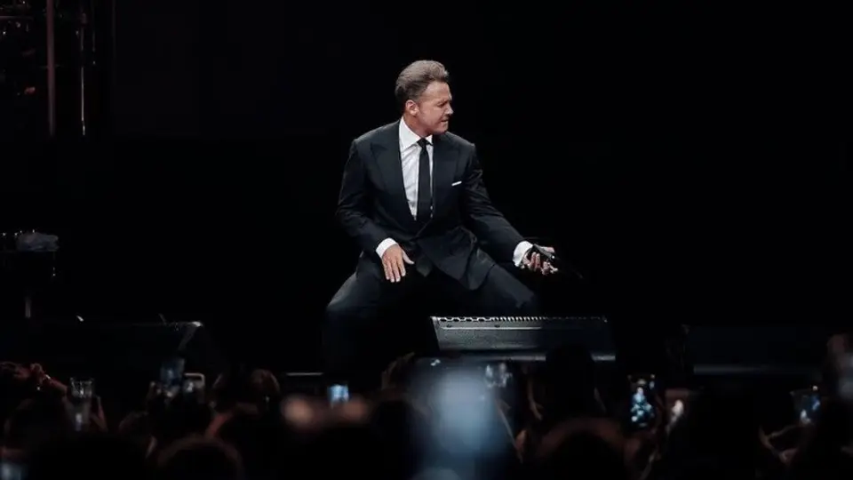 Luis Miguel reapareció más feliz que nunca y estrenando look en Miami