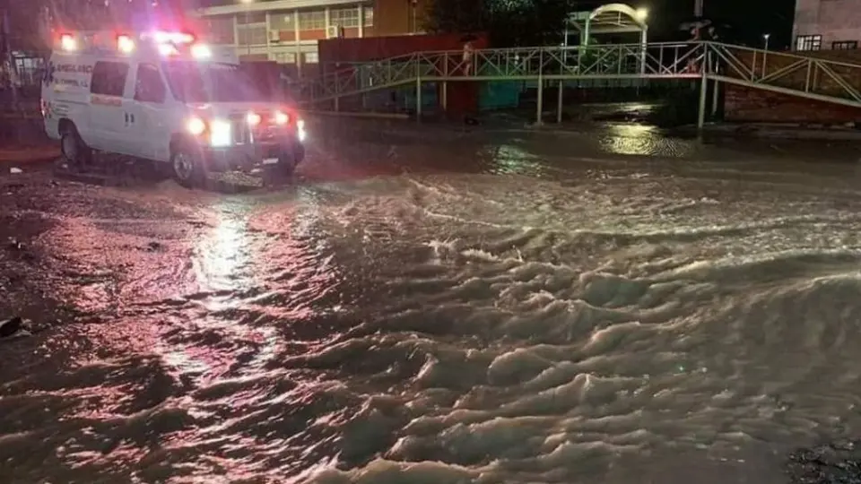 Nuevo León: Sufrió inundaciones por las fuertes lluvias; suspendieron clases por el clima