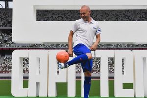 Iniesta presentó su marca de ropa deportiva; hay un modelo que supera los 11 mil pesos