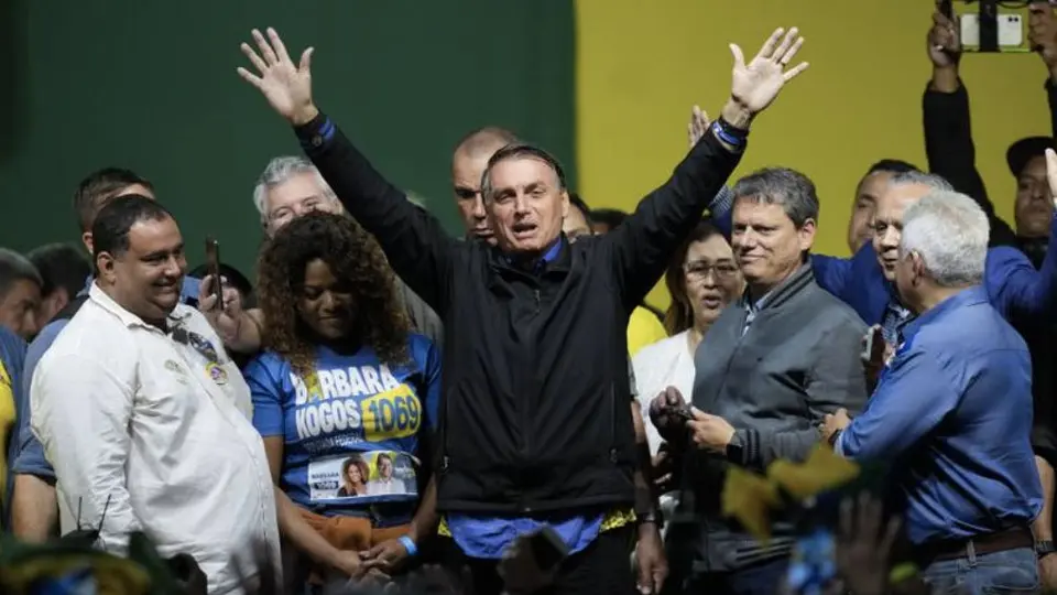 Sorpresiva victoria de Bolsonaro obliga a una nueva votación en Brasil