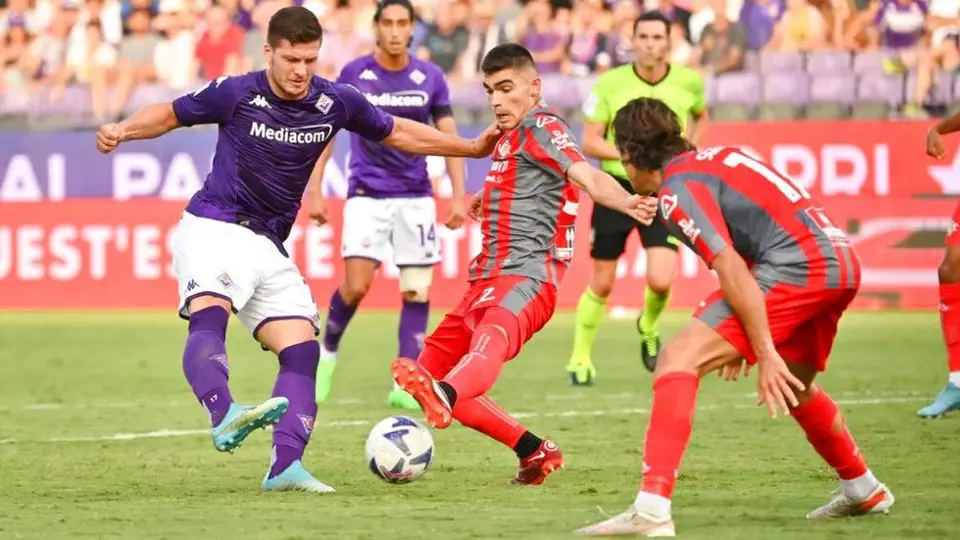 Serie A: Fiorentina ganó ante el Cremonese donde Johan Vásquez fue titular