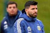 Qatar 2022: Kun Agüero viajó al Mundial rodeado de aficionados brasileños