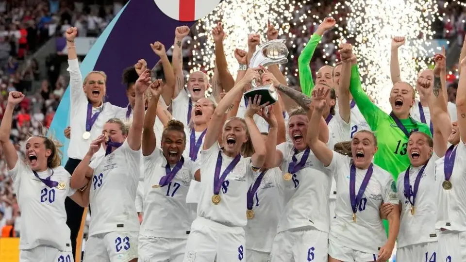 Inglaterra Femenil: Reina Isabel felicitó a las Leonas por conquistar la Eurocopa