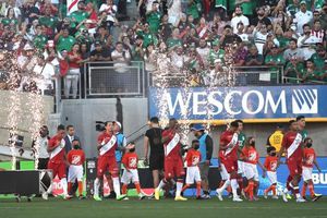 Santiago Ormeño: Fue criticado al entonar himno de Perú previo al partido ante México