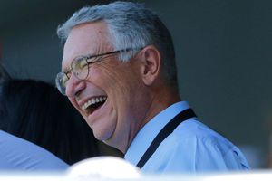 Ricardo Salinas Pliego: Recibió muñeco del Dr. Simi en su lujosa fiesta de cumpleaños