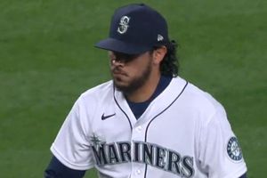 Andrés Muñoz: Hold 21 de la temporada en victoria de Mariners ante Braves