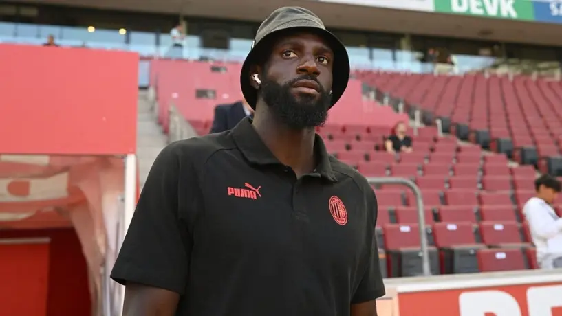 Video: Detención de Bakayoko, jugador de Milan, fue tachada como racista