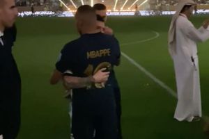 Messi y Kylian Mbappé se reconcilian tras la Final con emotivo abrazo