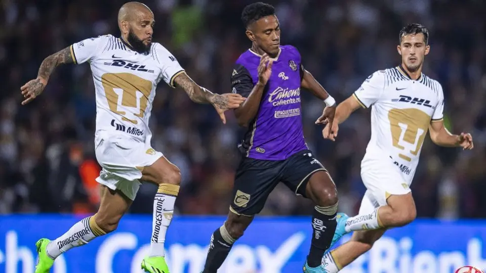 Pumas: Bennevendo afirmó que ve a Dani Alves como un "maestro"