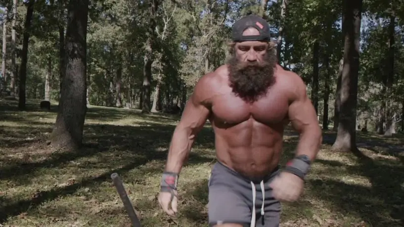 Liver King reta a un concurso de comida a Conor McGregor