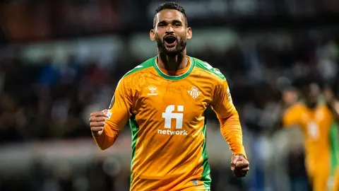 Europa League: Con Guardado de cambio, el Real Betis debutó con triunfo ante HJK