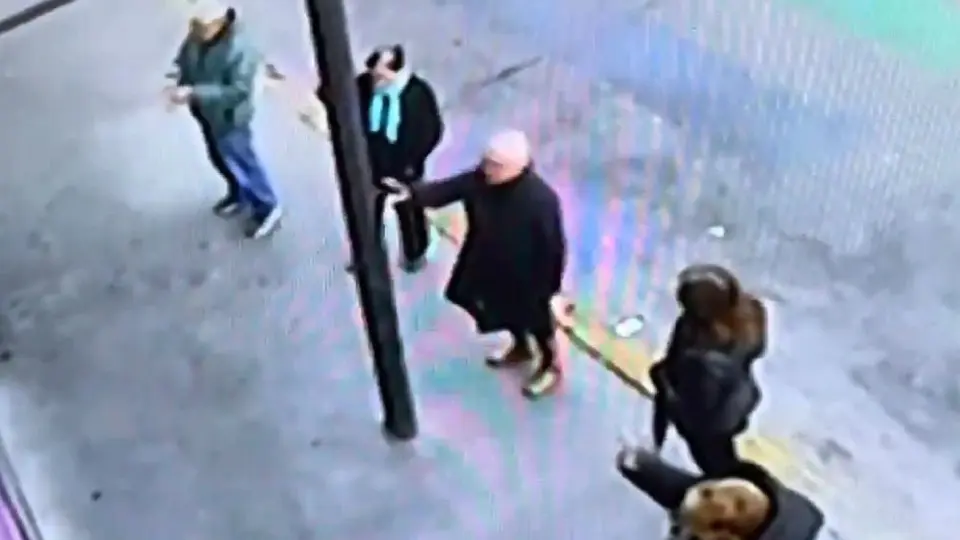 VIDEO: Religiosos realizaron ritual afuera de un bar LGBT+ para 'salvar' a personas