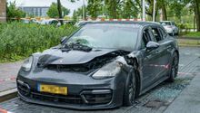 Ajax: Auto de futbolista fue incendiado por casarse con influencer