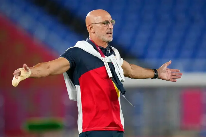 Luis de la Fuente dirigiendo a la España Sub-21