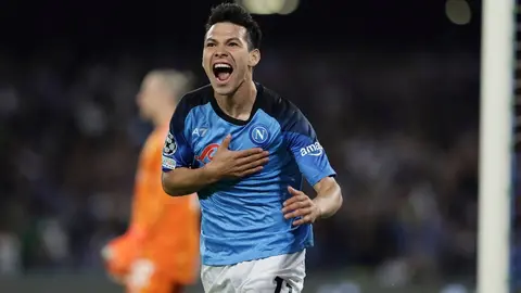 Chucky Lozano: Volvió a marcar con el Napoli y es su tercer juego seguido con gol